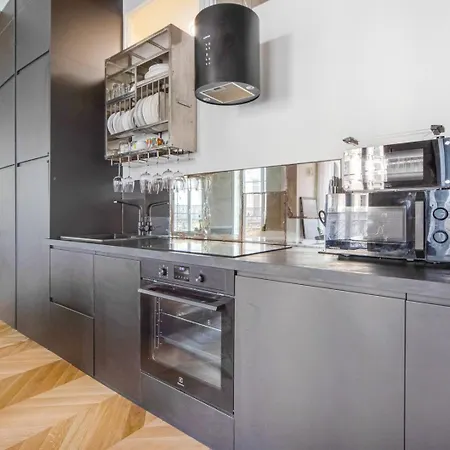 Marais Heart Apartment